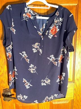 Women's Navy Floral Split-Neck Blouse